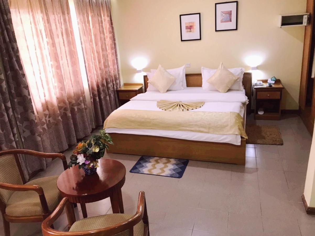 Hotel Marjorie 'Y' Tema Zewnętrze zdjęcie